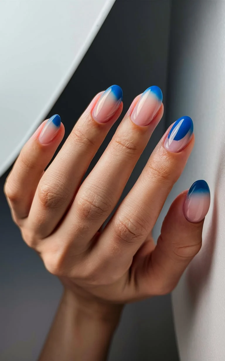 Trendy Ombre in short nails